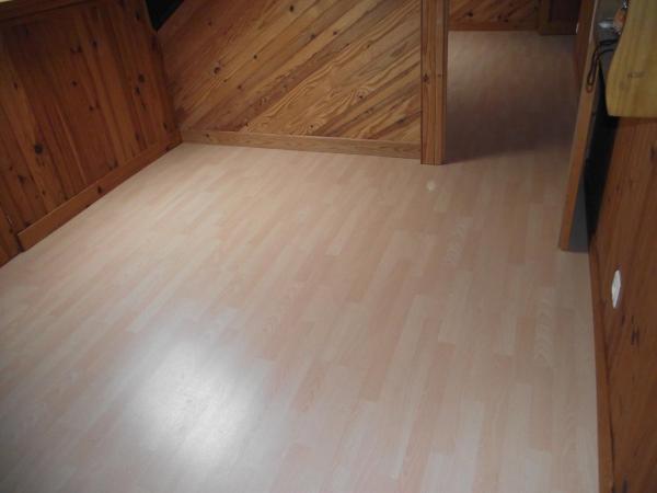 Finition de la pose du parquet autre angle